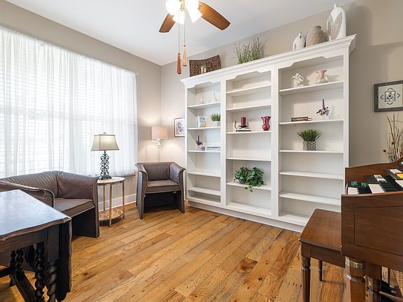 5th image of 2131 English Garden Way