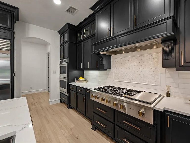 320 W Highland St — Photo 19