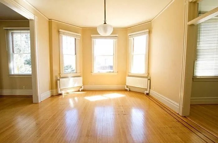 5 bed, 3.5 bath, 3300 sqft, $18,000 — Photo 3