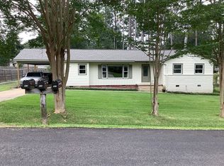 806 Pine Cir, Starkville, MS 39759