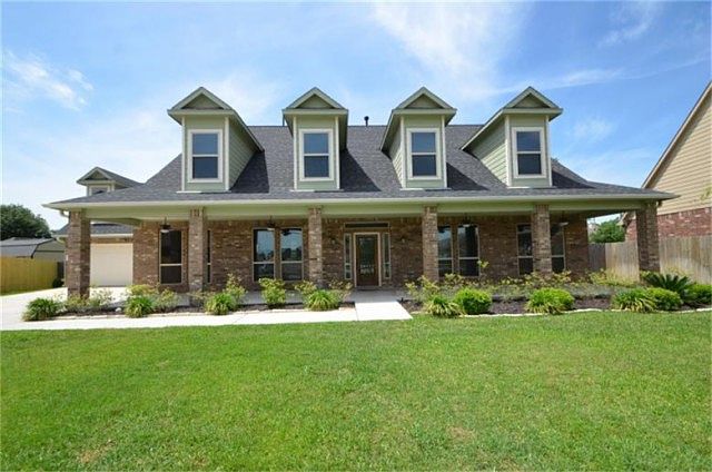 1st image of 213 Village Dr