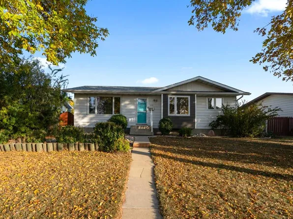 3735 NW 66th St, Camrose, AB T4V 3H4