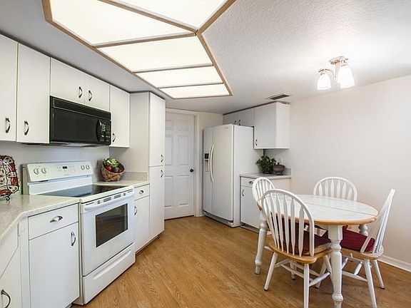 3rd image of 1912 Northfork Cir