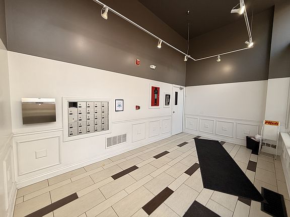 2nd image of 509 Delaware St APT 402