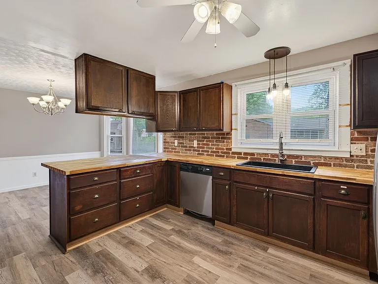 601 Rock Dr — Photo 7