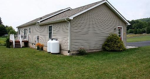 3rd image of 100 Goldenrod Ln