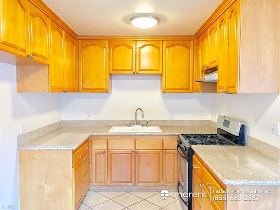2nd image of 1519 Plaza Del Amo APT 3