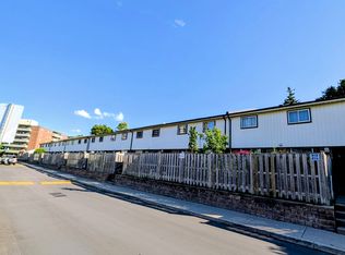 120 Nonquon Rd #15, Oshawa, ON L1G7E6