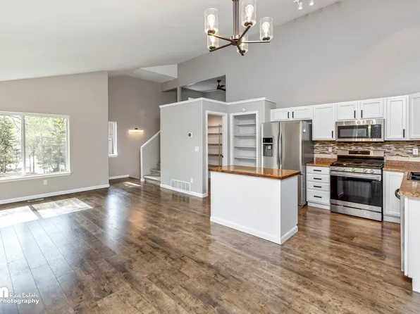 8973 Northwood Park Cir, Eagle River, AK 99577