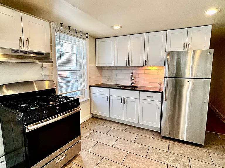 2350 E Cumberland St #2 — Photo 4