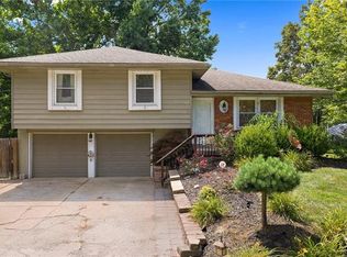 11220 N Charlotte St, Kansas City, MO 64155