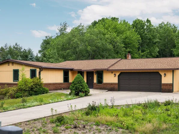 6239 Lancaster Ln, Cadillac, MI 49601