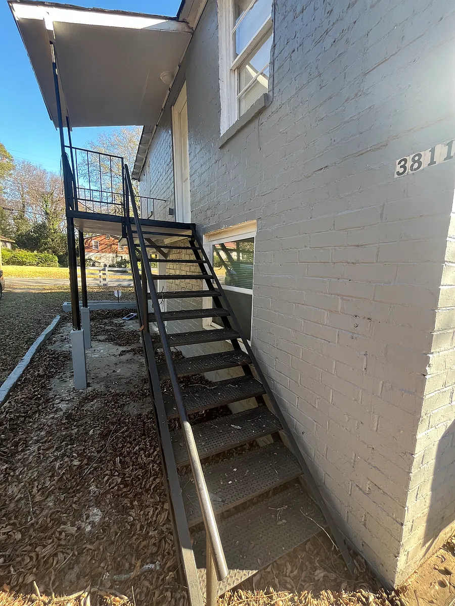 Building Photo - 3811 San Juan Ave #B