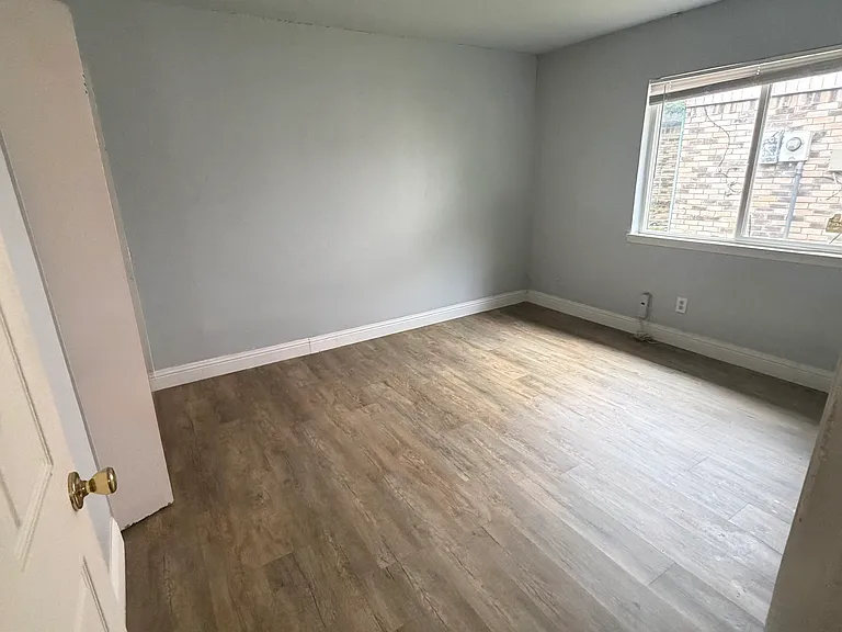 2621 Roman Way — Photo 10