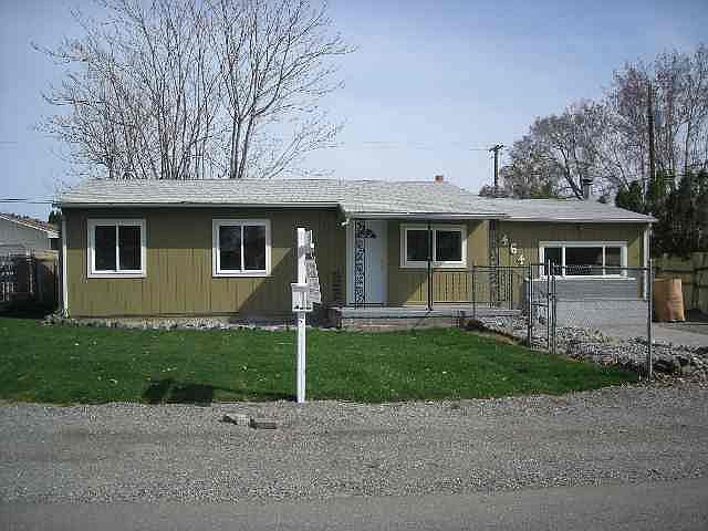 1st image of 464 W 60th Ave