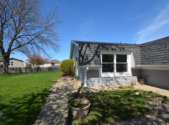4th image of 92 Golden Dr