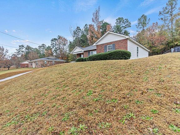 3rd image of 2806 Cranbrook Drive