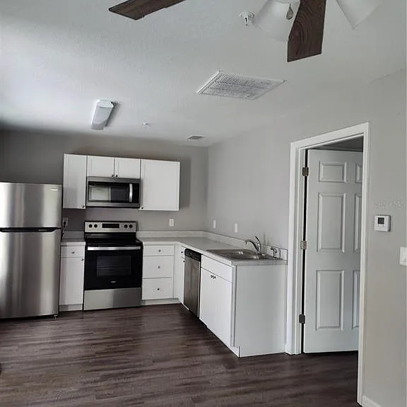 5580 NE 35th St — Photo 3