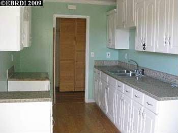 3rd image of 2703 Sheldon Ct