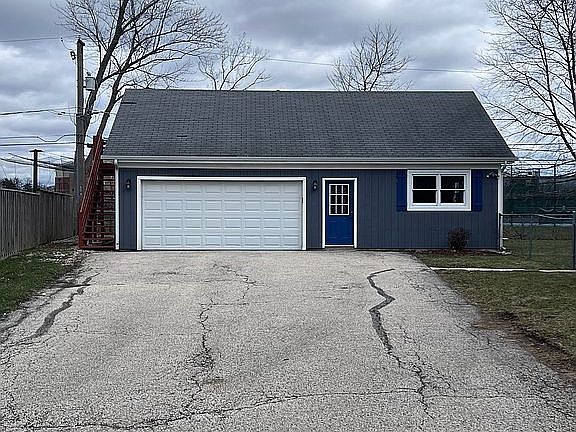 Detached 2 cars garage 