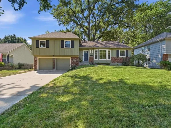 9224 Switzer Rd, Overland Park, KS 66214