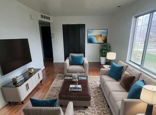 23225 Deanhurst St APT 203, Clinton Township, MI 48035