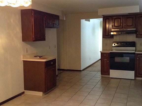 5th image of 255 Parkhaven Dr