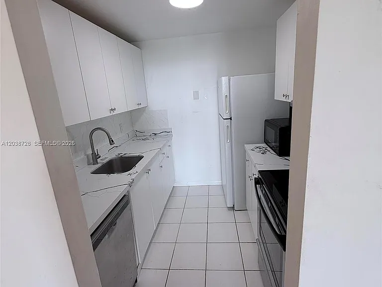 2350 NE 135th St #802 — Photo 5