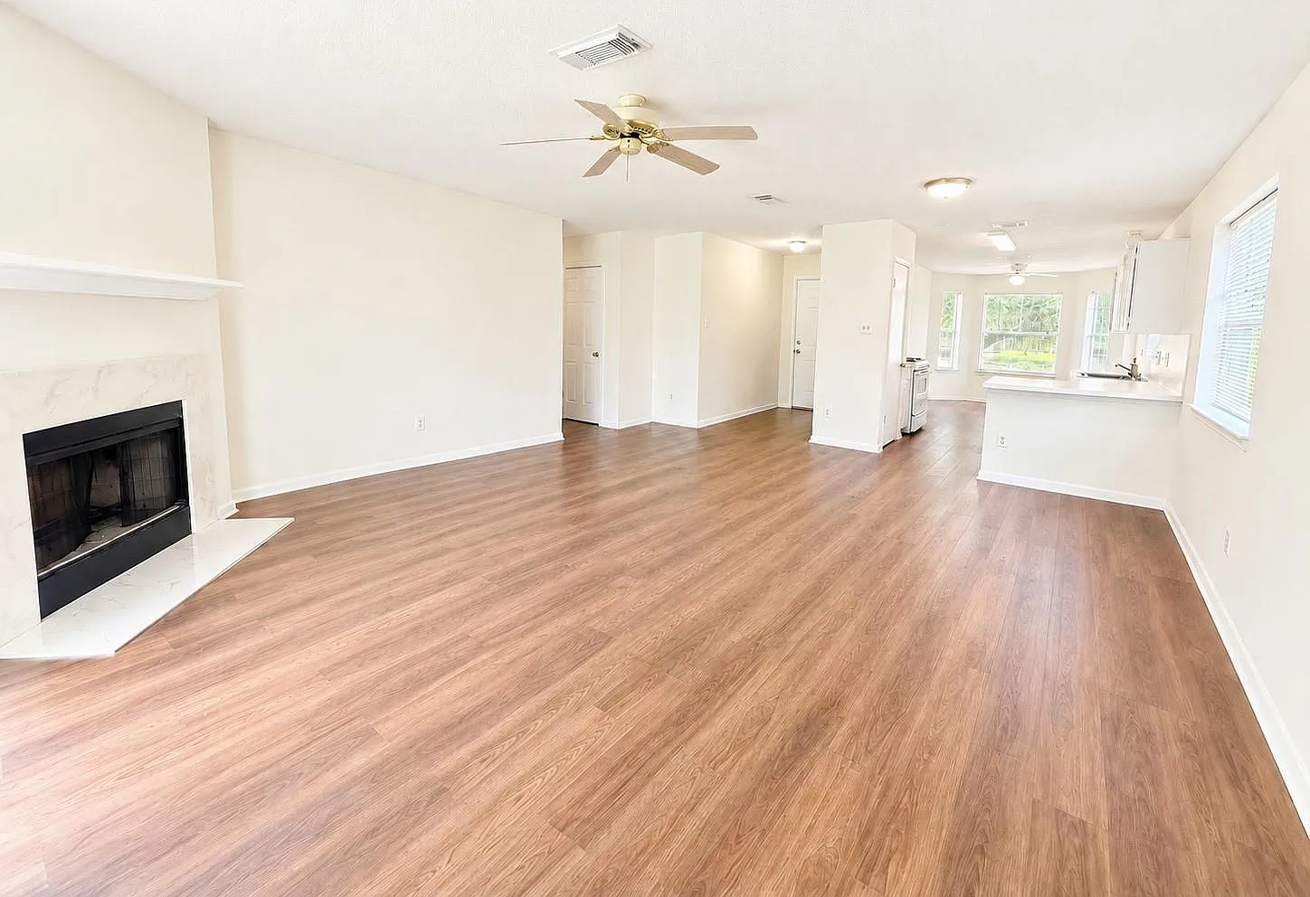 3 bed, 2.0 bath, 1565 sqft, $1,725 — Photo 4