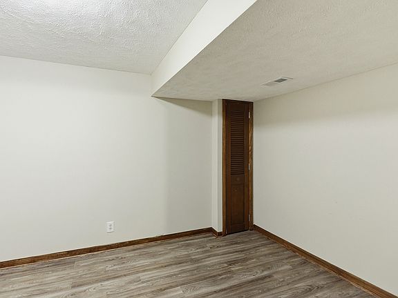 4th image of 5103 S 162nd Ave
