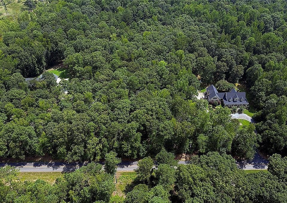 1st image of 242 Guthrie Ave