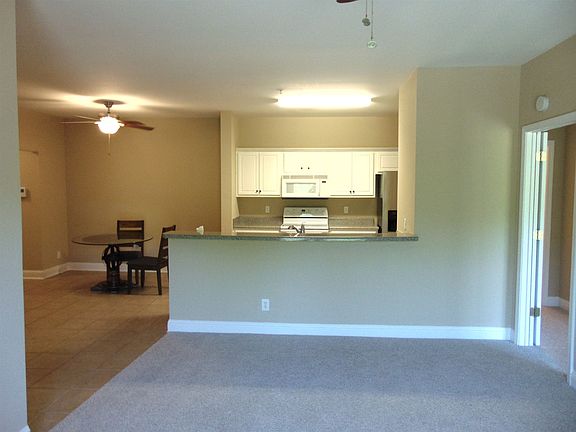 5th image of 3203 Town Creek Cir