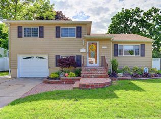 323 Unqua Rd, Massapequa, NY 11758