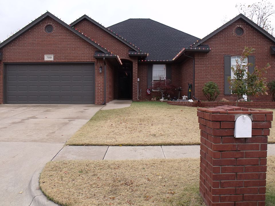 1st image of 700 Villa Ave