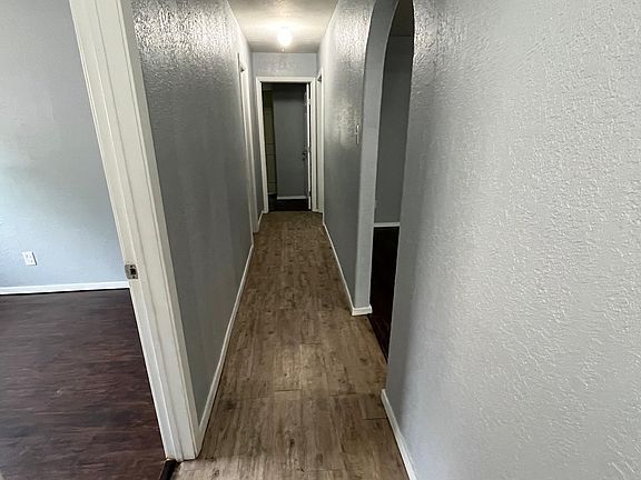 3rd image of 1014 Shenandoah Dr