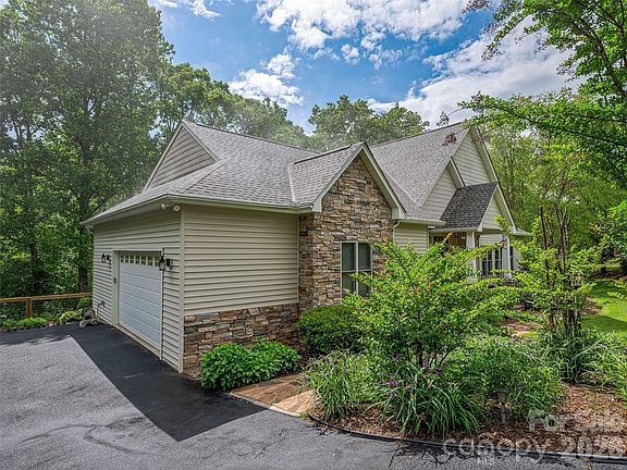 4th image of 138 Bridlewood Trl