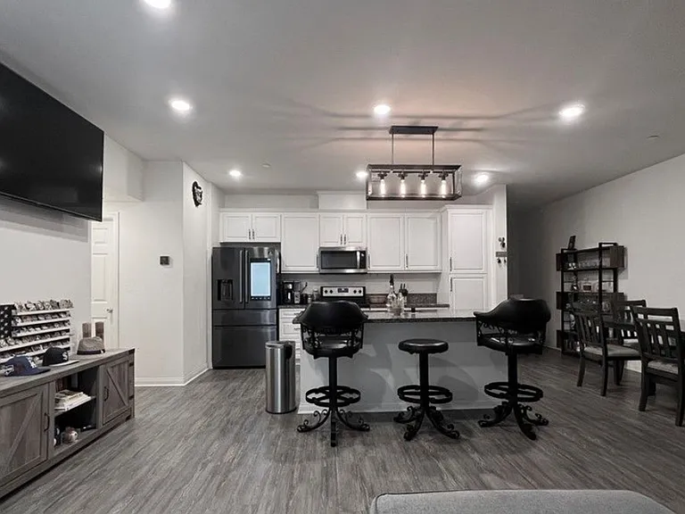 1382 Mesquite Dr — Photo 2