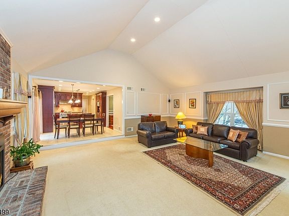 5th image of 4 Summit Lane