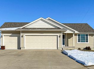 7309 Rolling Ridge Dr SW, Cedar Rapids, IA 52404