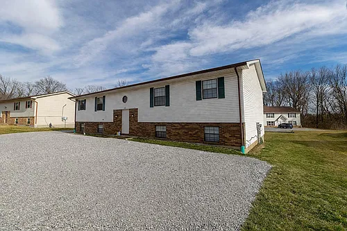 420 NE Park Ln #B Photo 1