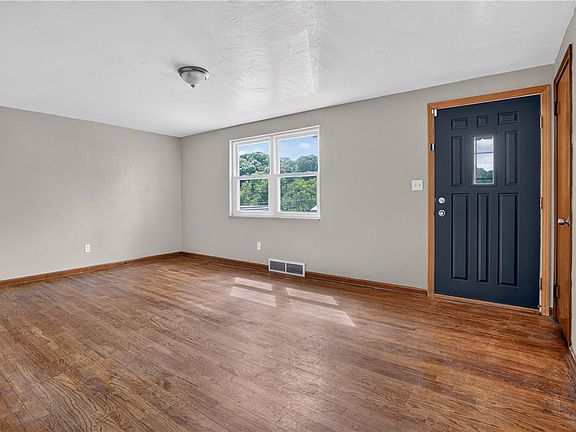 5th image of 93 W Bruceton Rd