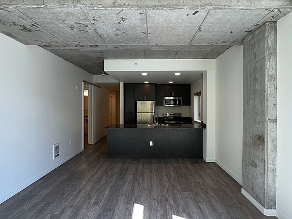 5th image of 128 Harvard Ave E #203