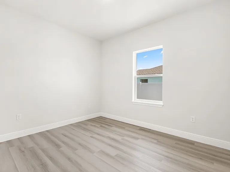 15568 SW 46th Cir — Photo 17
