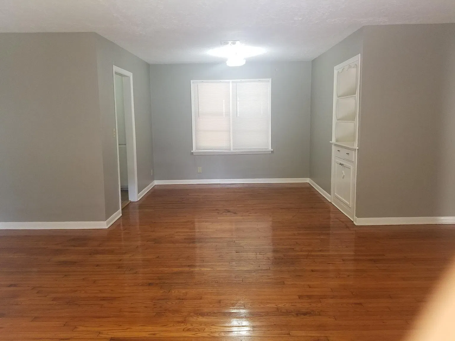 205 S Lahoma Ave — Photo 2