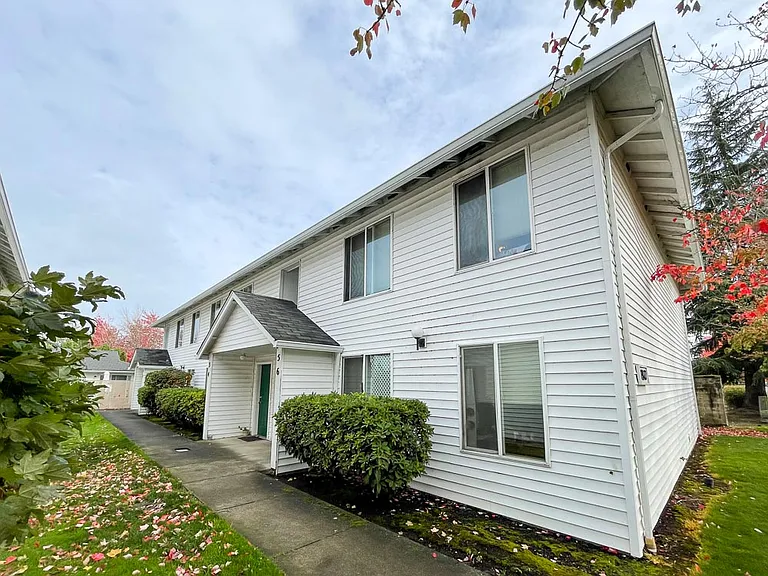 1817 16th Ave SE #8052 — Photo 23