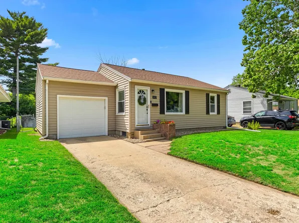 1417 N 12th St, Pekin, IL 61554