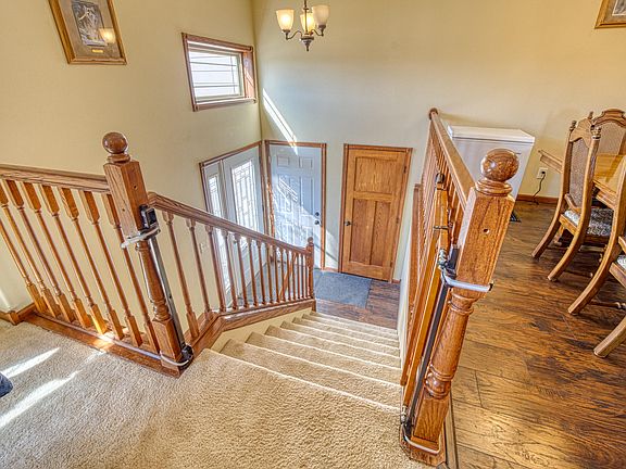 4th image of 320 Shadow Hill Ln