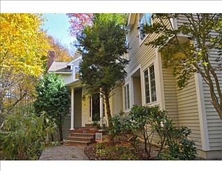 2nd image of 4 Nestlebrook Ln