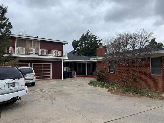 2nd image of 673 College Dr