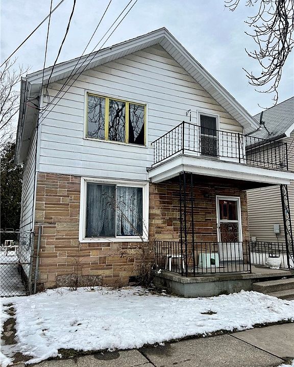 1st image of 218 East St
